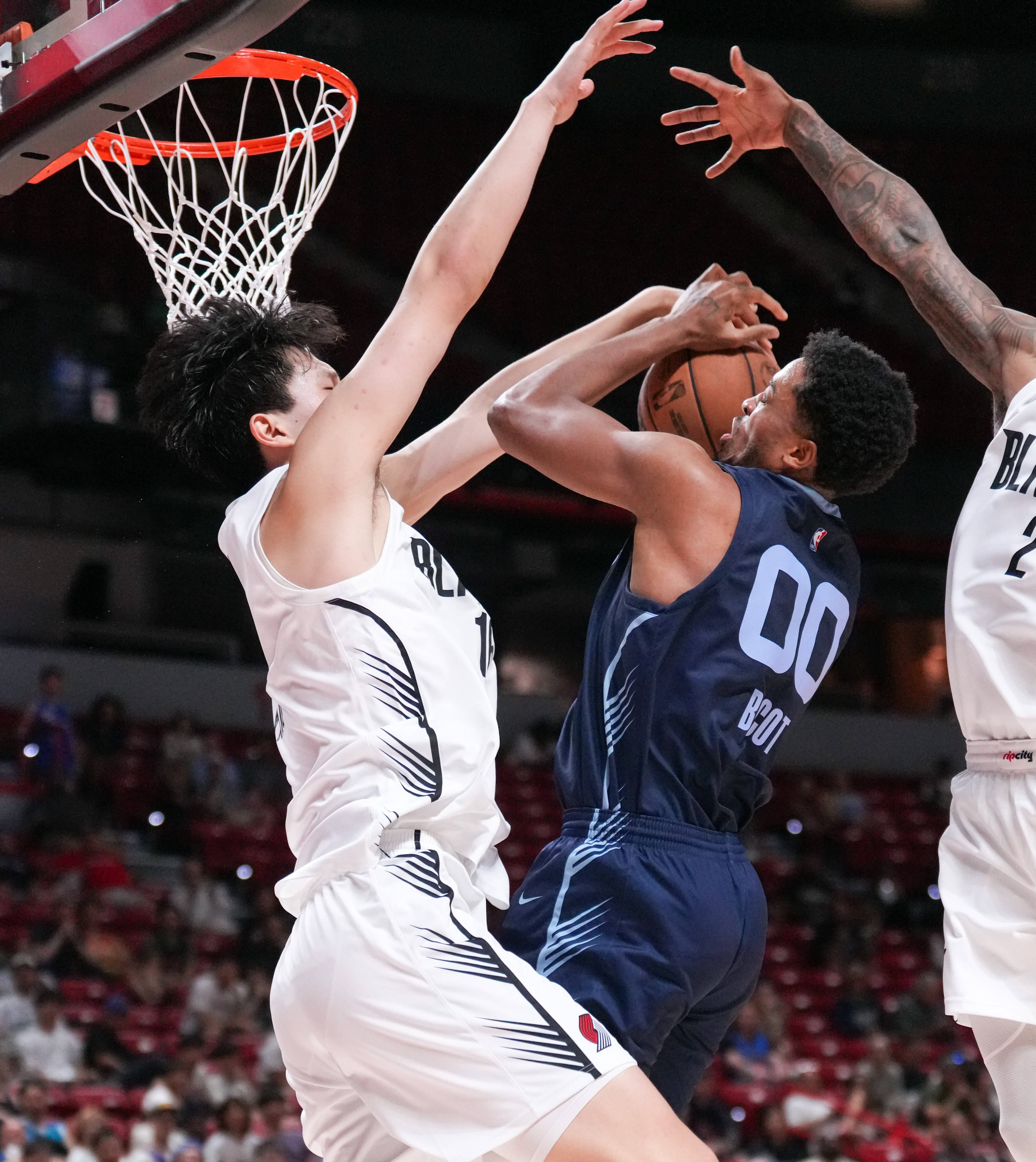 AYX最新入口-波特兰开拓者发布备战花絮，集结日刷新队史纪录，NBA常规赛任务艰巨，团队化学反应显著的简单介绍